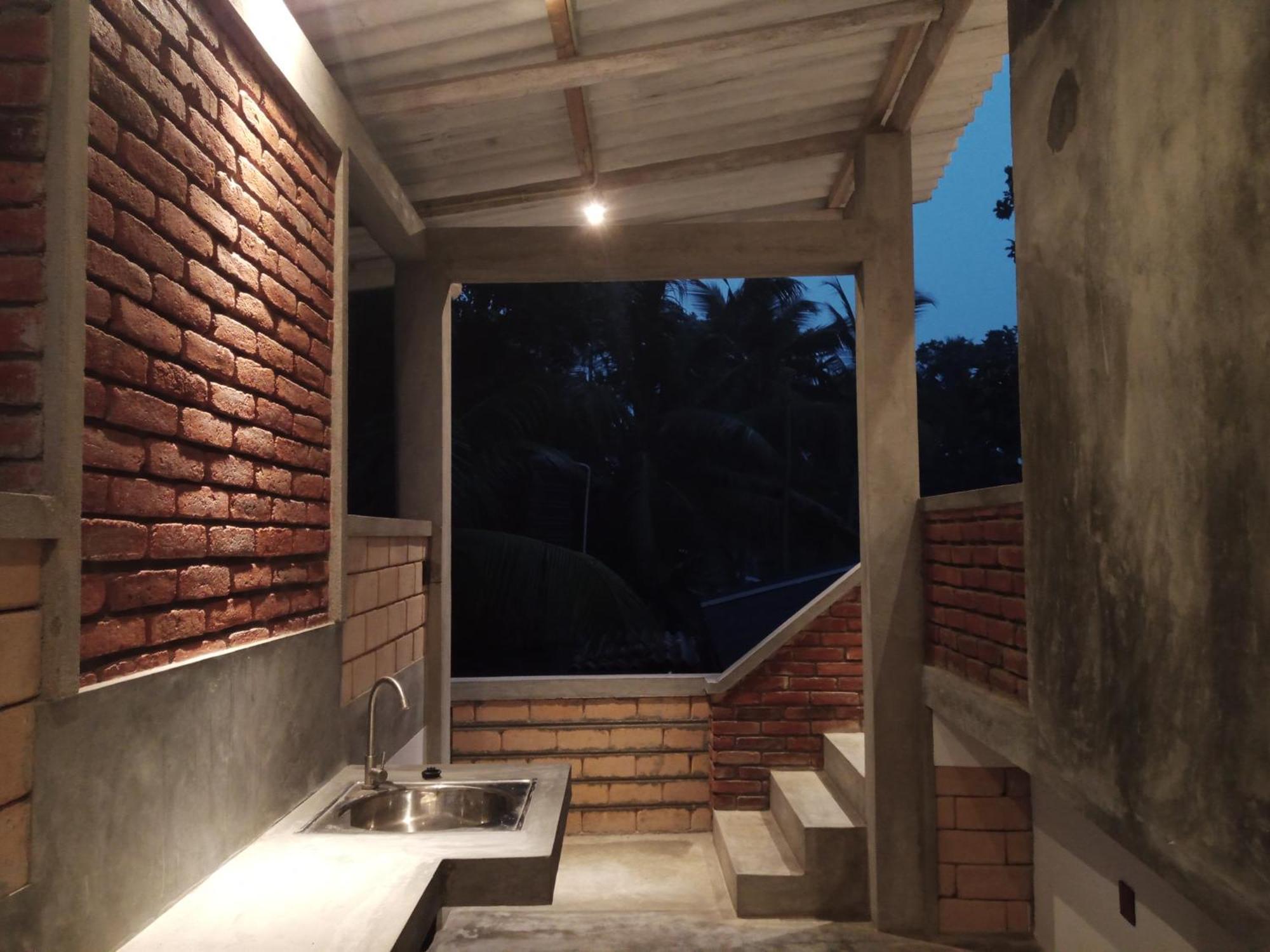 The Brick Wonder Hotell Habaraduwa Central Eksteriør bilde