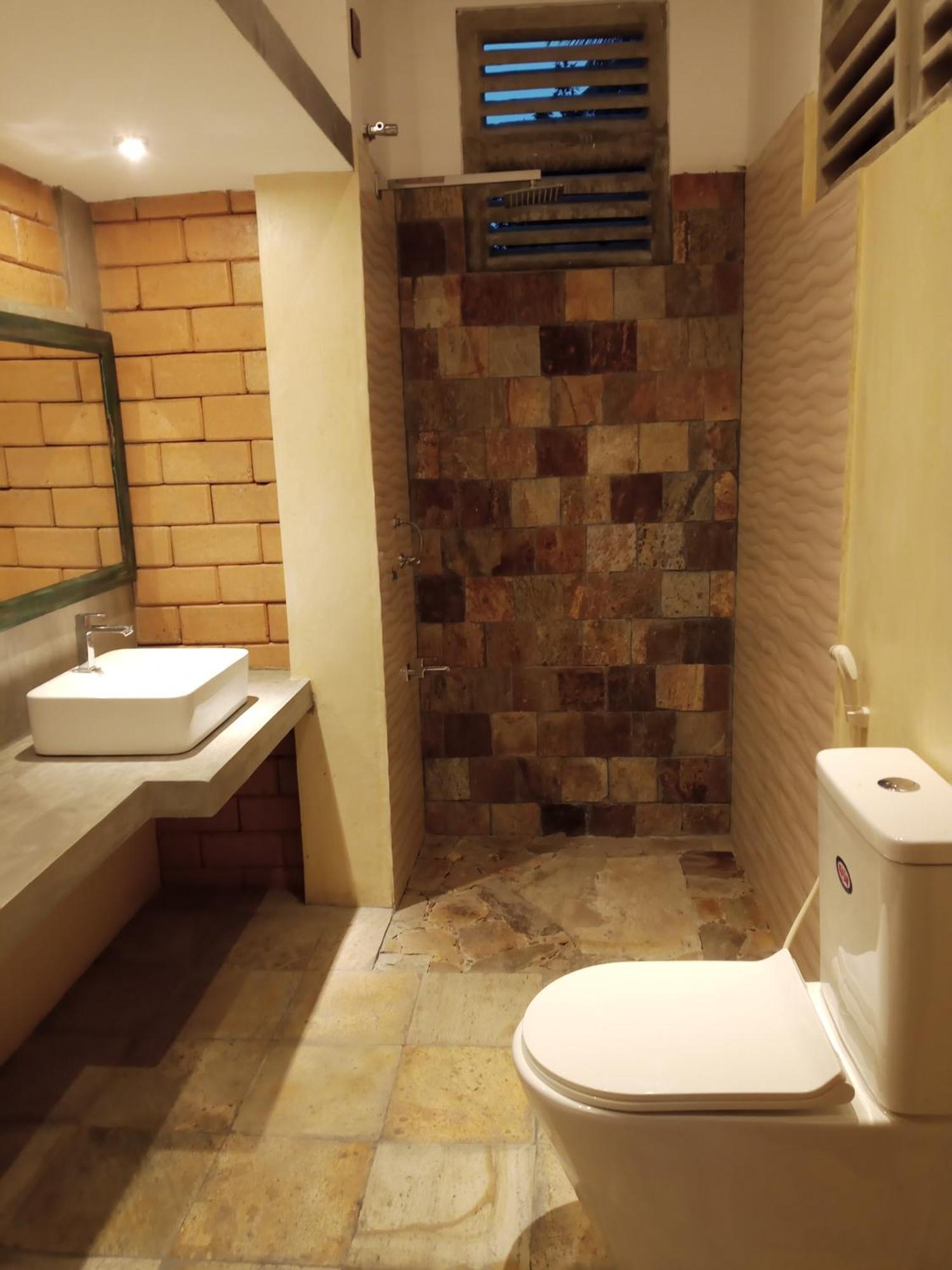The Brick Wonder Hotell Habaraduwa Central Eksteriør bilde