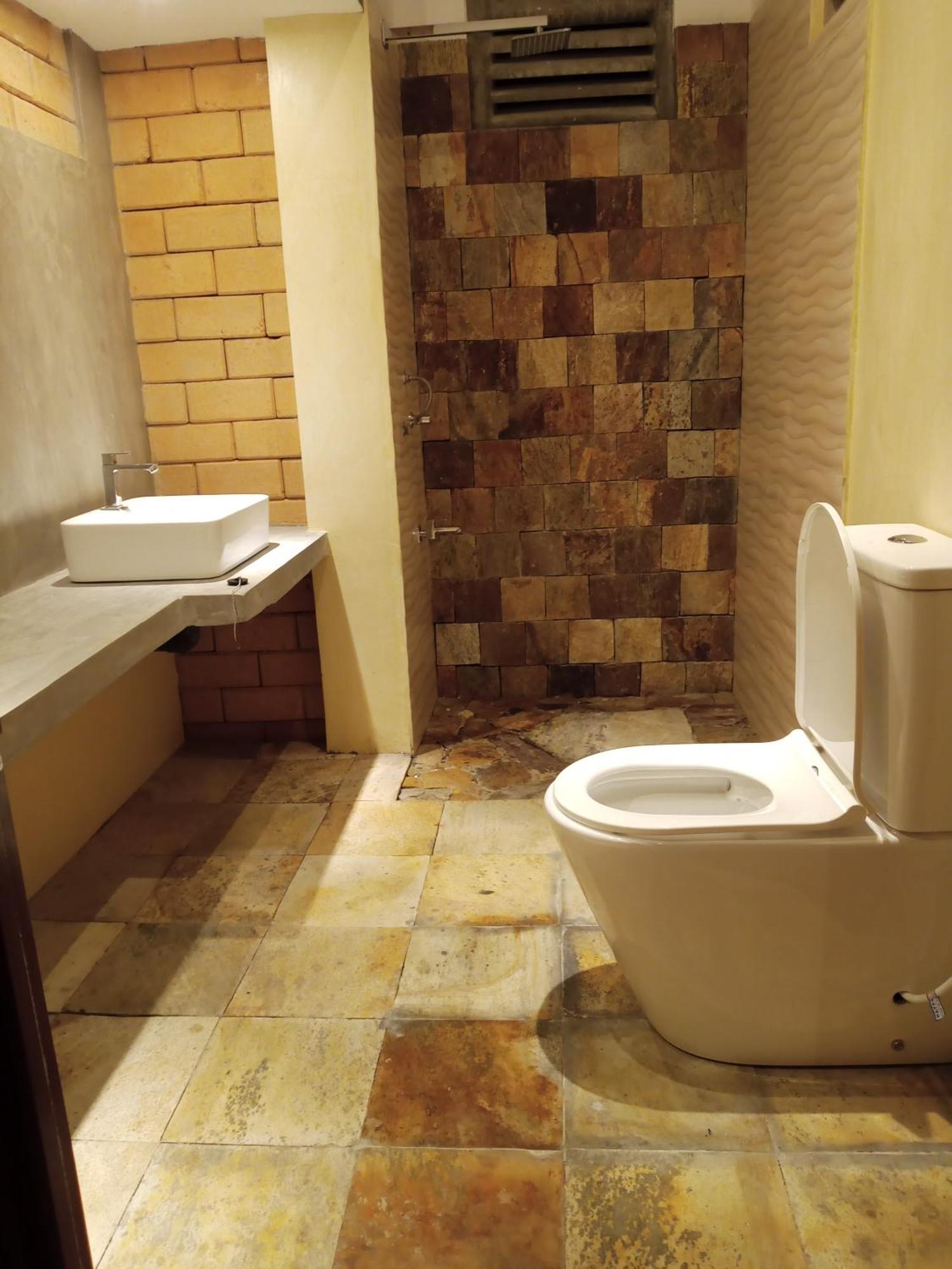 The Brick Wonder Hotell Habaraduwa Central Eksteriør bilde